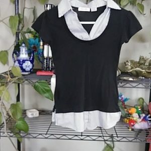 Pull over, capped sleeved top.